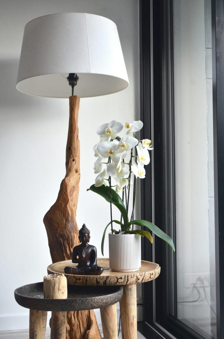 Orchid white yellow lamp